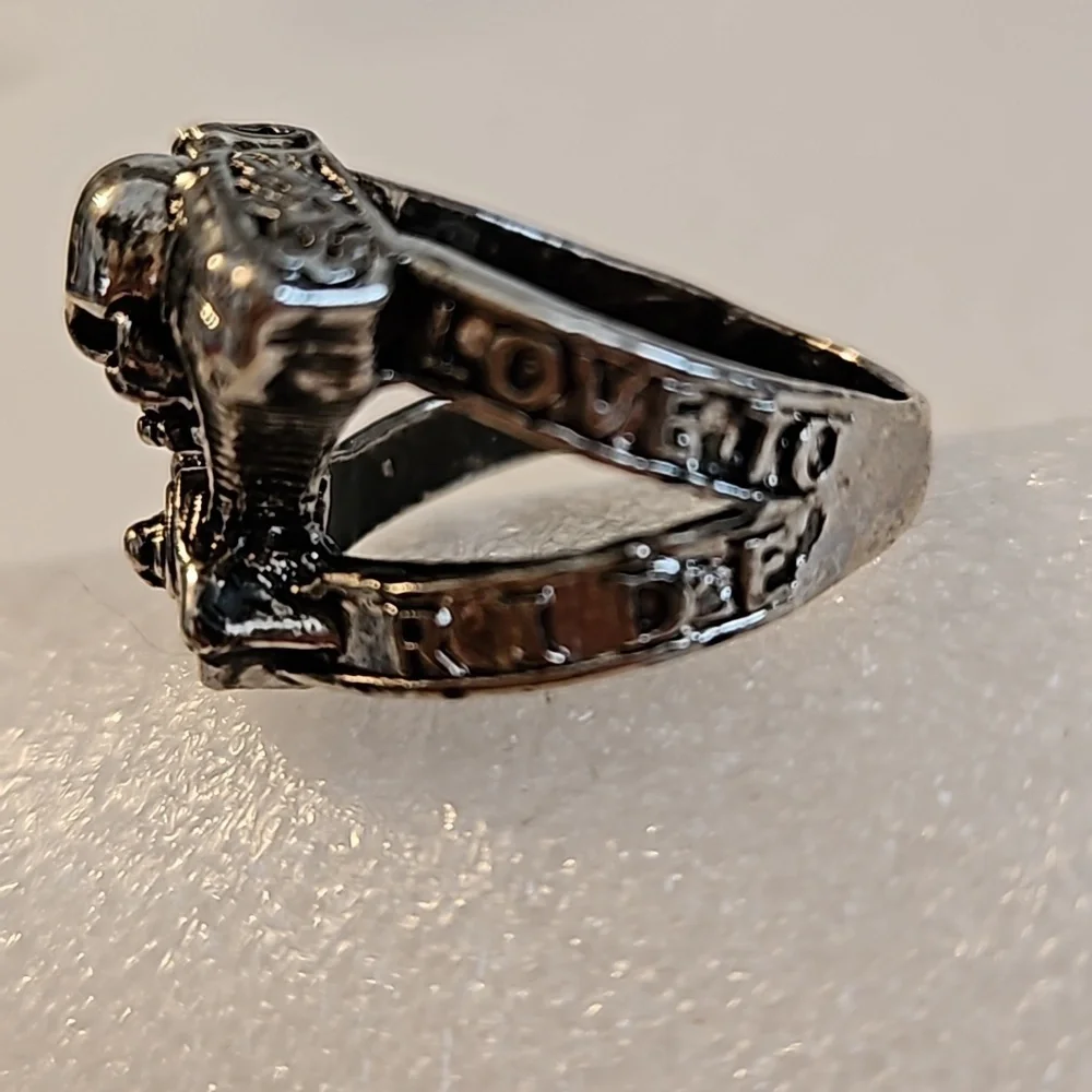KNUCKLEHEAD & SKULL Stainless Steel Size 11 Silvertone Ring 